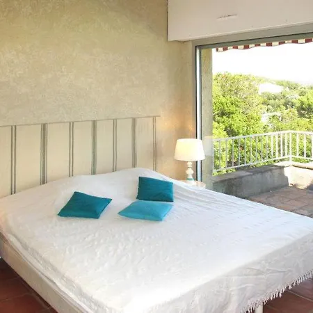 Cavalaire-sur-mer Sleeps 8 Pool Wifi Hébergement de vacances