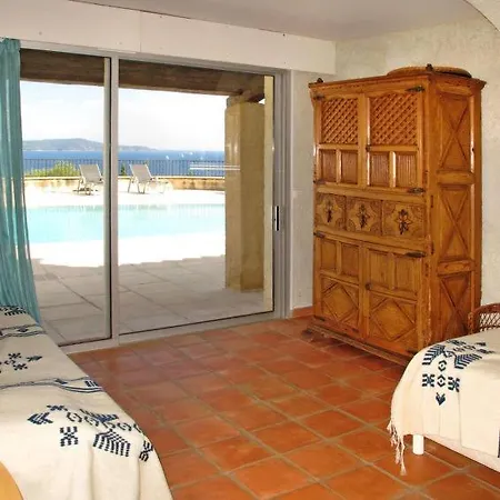 Cavalaire-sur-mer Sleeps 8 Pool Wifi Hébergement de vacances